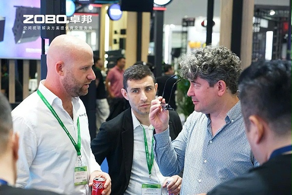 13璀璨收官,再启新章 | ZOBO卓邦广州国际灯光音响展圆满落幕,引领行业未来! 13璀璨收官,再启新章 | ZOBO卓邦广州国际灯光音响展圆满落幕,引领行业未来!